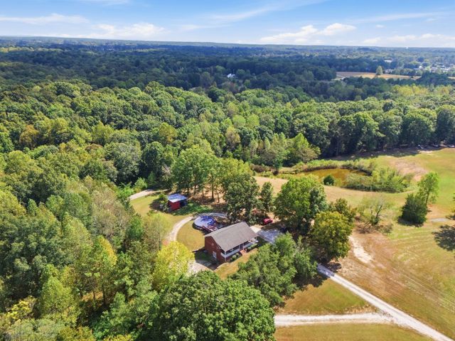 1072 Claylick Rd, White Bluff, TN 37187