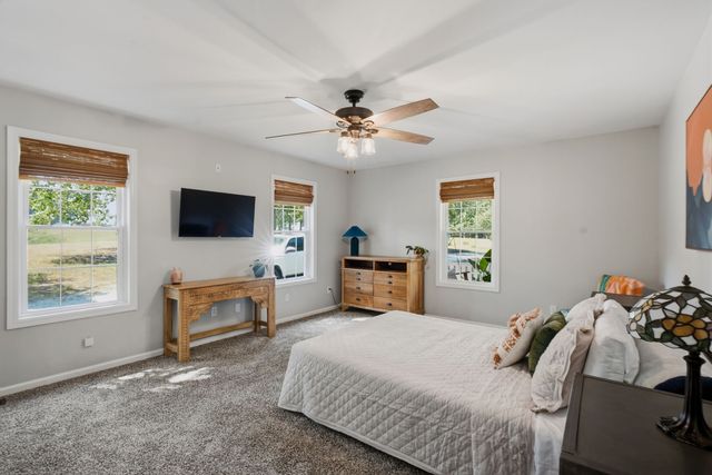 1072 Claylick Rd, White Bluff, TN 37187
