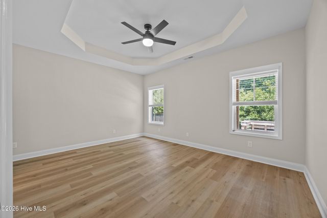 37 Twisted Oak Court, Hampstead, NC 28443
