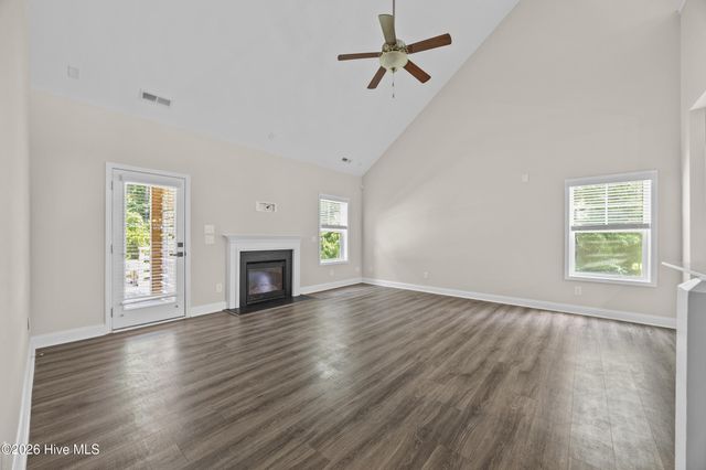 37 Twisted Oak Court, Hampstead, NC 28443
