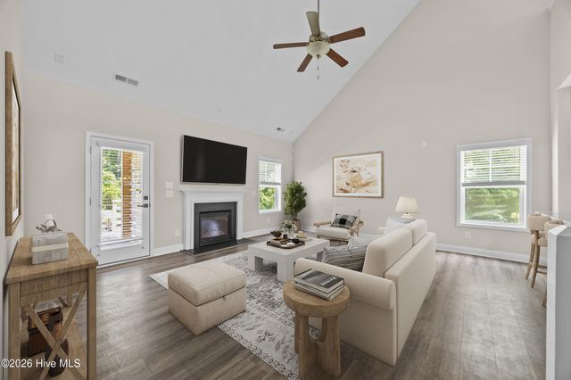 37 Twisted Oak Court, Hampstead, NC 28443