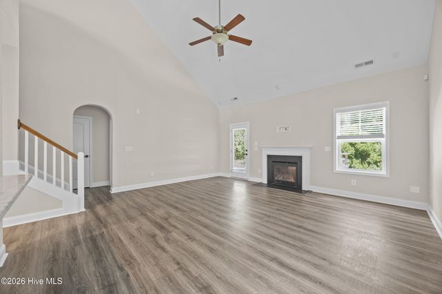 37 Twisted Oak Court, Hampstead, NC 28443
