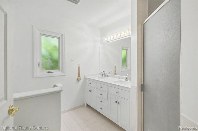 57837 Kaczmarek Drive, Washington, MI 48094