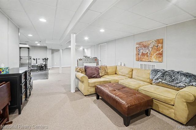 57837 Kaczmarek Drive, Washington, MI 48094