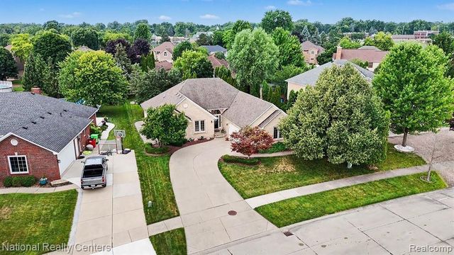 57837 Kaczmarek Drive, Washington, MI 48094