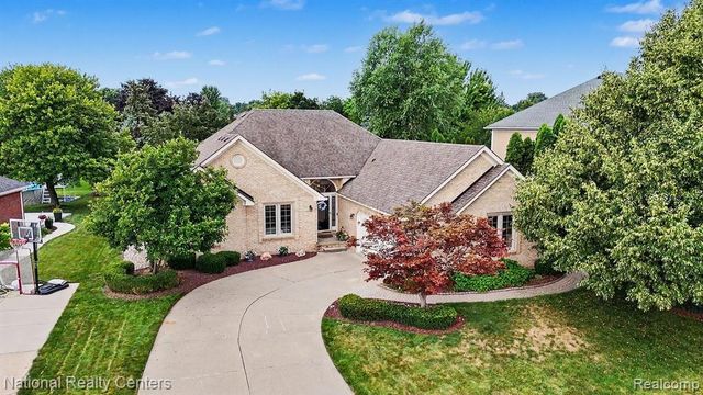 57837 Kaczmarek Drive, Washington, MI 48094