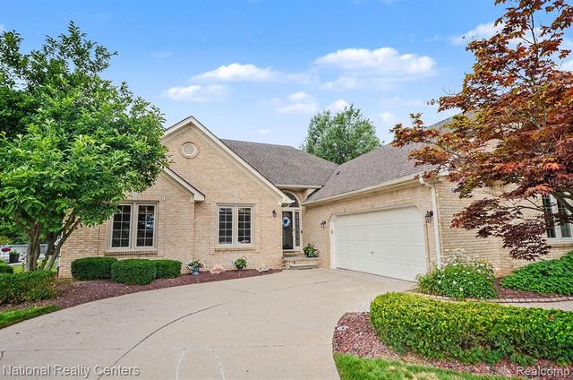 57837 Kaczmarek Drive, Washington, MI 48094
