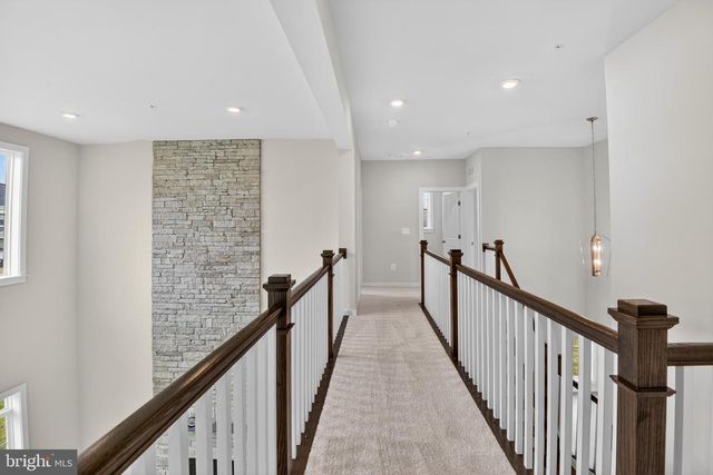 6822 FOUNTAIN PARK DR, Glenn Dale, MD 20769