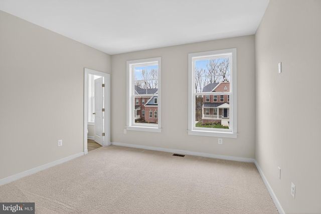 6822 FOUNTAIN PARK DR, Glenn Dale, MD 20769