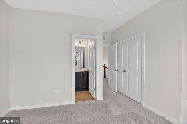 6822 FOUNTAIN PARK DR, Glenn Dale, MD 20769