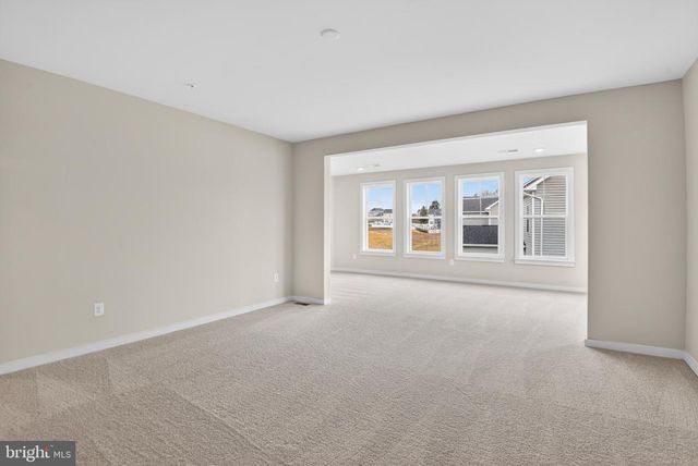 6822 FOUNTAIN PARK DR, Glenn Dale, MD 20769