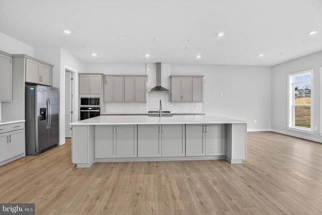 6822 FOUNTAIN PARK DR, Glenn Dale, MD 20769