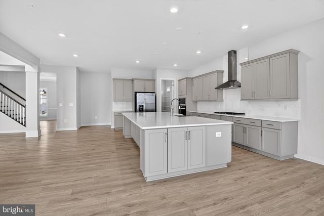 6822 FOUNTAIN PARK DR, Glenn Dale, MD 20769