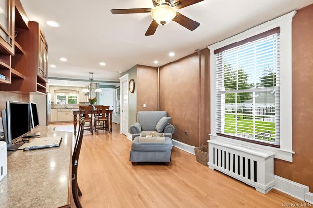 11 Hampton Street, Sayville, NY 11782
