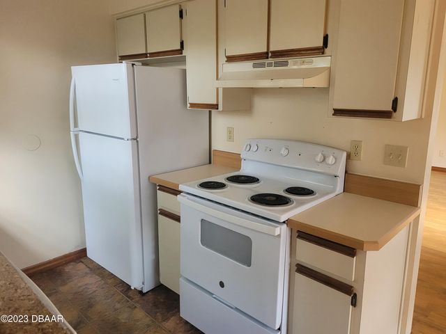 840 Center Ave Apt 30, Holly Hill, FL 32117