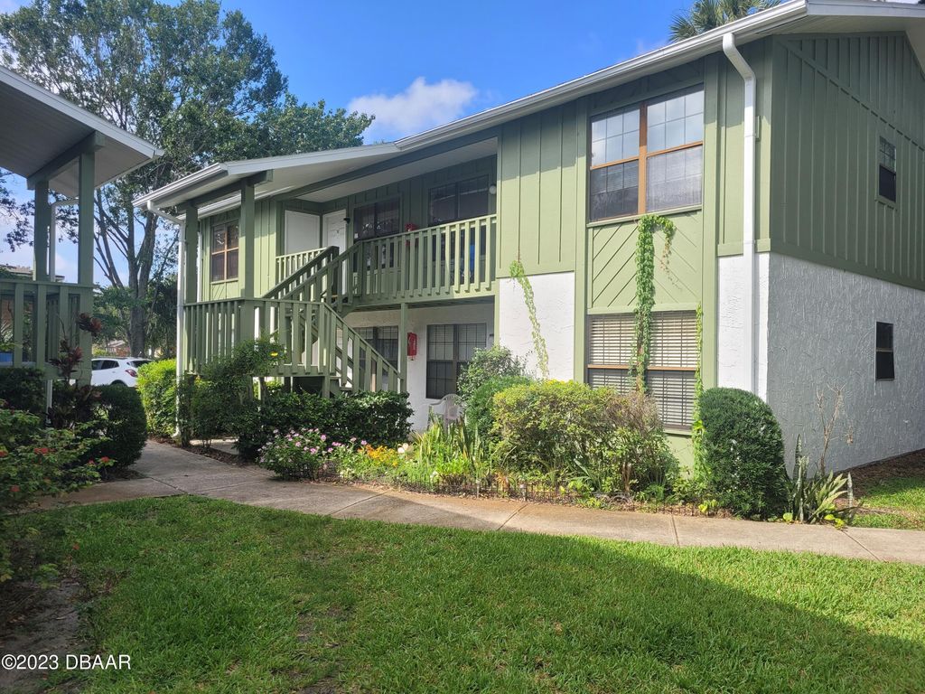 840 Center Ave Apt 30, Holly Hill, FL 32117