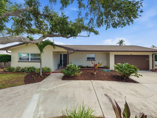 3650 SHADY BLUFFS DRIVE, Largo, FL 33770
