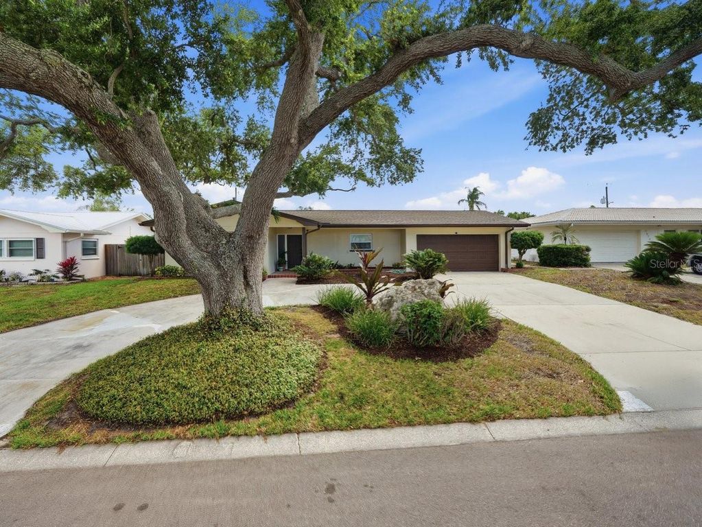3650 SHADY BLUFFS DRIVE, Largo, FL 33770