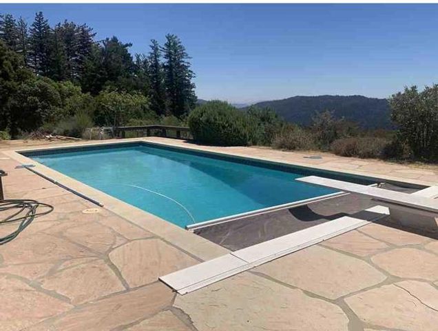 25300 Loma Prieta Avenue, Los Gatos, CA 95033