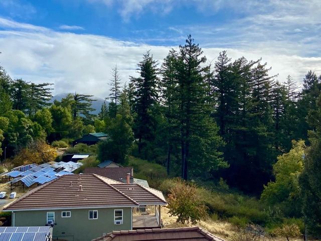 25300 Loma Prieta Avenue, Los Gatos, CA 95033