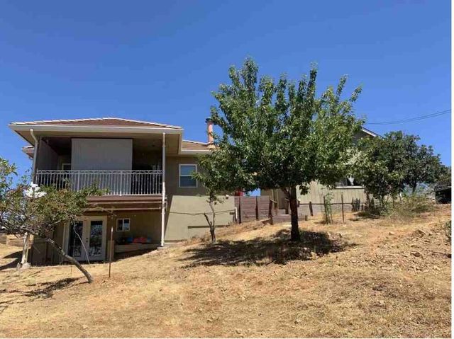 25300 Loma Prieta Avenue, Los Gatos, CA 95033