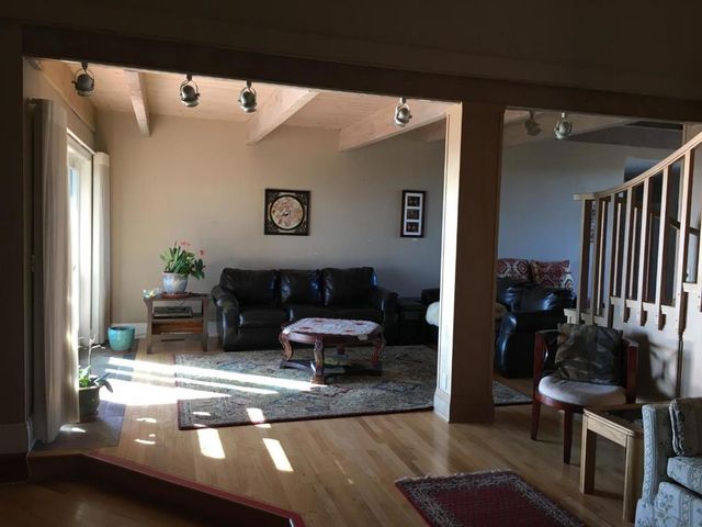 25300 Loma Prieta Avenue, Los Gatos, CA 95033