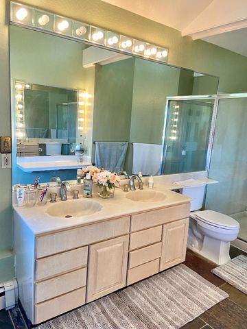 25300 Loma Prieta Avenue, Los Gatos, CA 95033