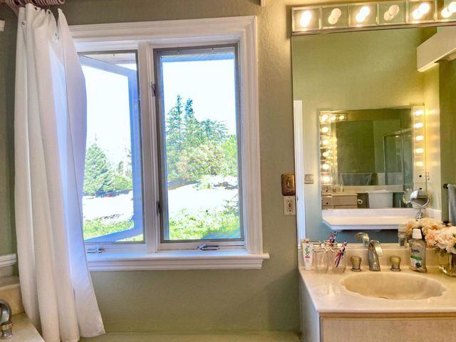 25300 Loma Prieta Avenue, Los Gatos, CA 95033