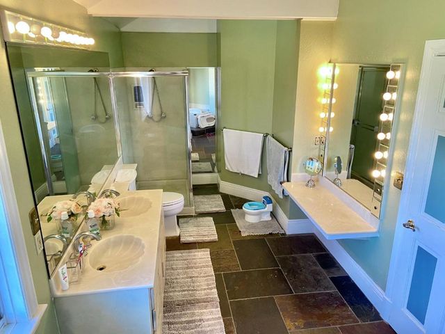 25300 Loma Prieta Avenue, Los Gatos, CA 95033