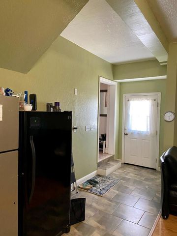 25300 Loma Prieta Avenue, Los Gatos, CA 95033