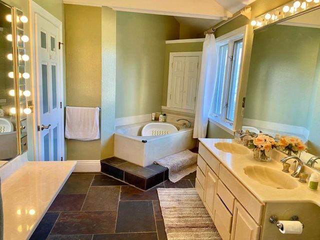 25300 Loma Prieta Avenue, Los Gatos, CA 95033