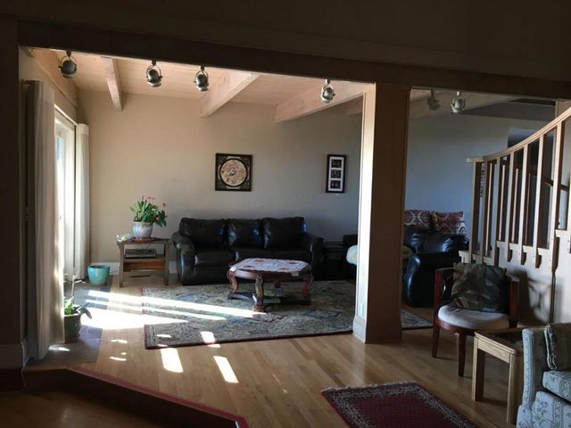 25300 Loma Prieta Avenue, Los Gatos, CA 95033