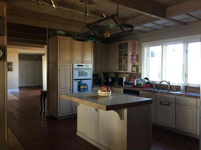 25300 Loma Prieta Avenue, Los Gatos, CA 95033