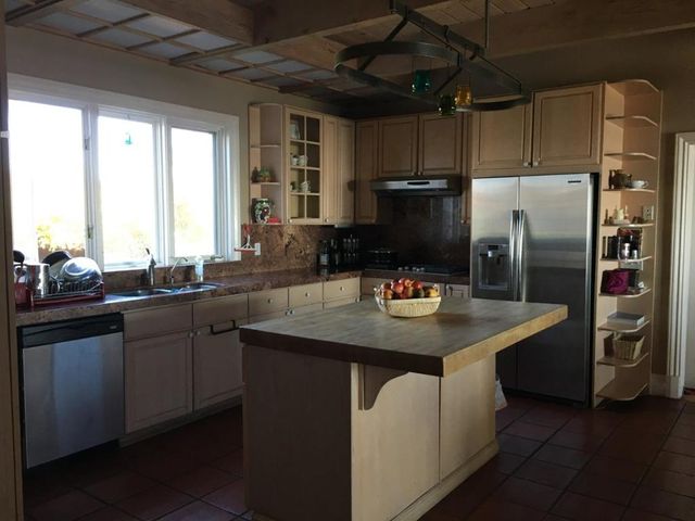 25300 Loma Prieta Avenue, Los Gatos, CA 95033