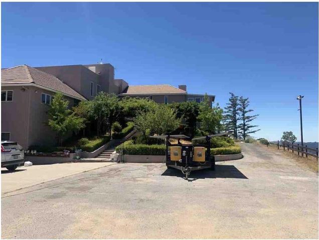 25300 Loma Prieta Avenue, Los Gatos, CA 95033