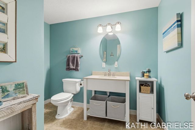 16273 Riverdale Court, Spring Lake, MI 49456