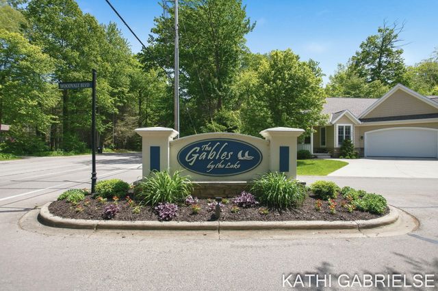 16273 Riverdale Court, Spring Lake, MI 49456