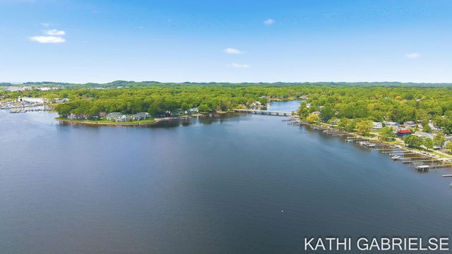 16273 Riverdale Court, Spring Lake, MI 49456
