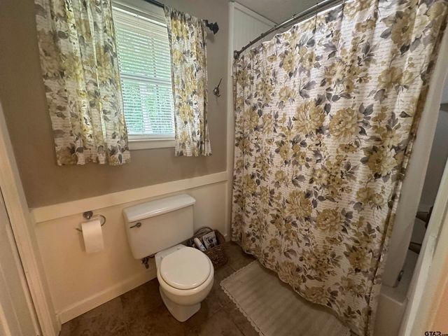 902 Pine Cove, Jacksonville, TX 75766