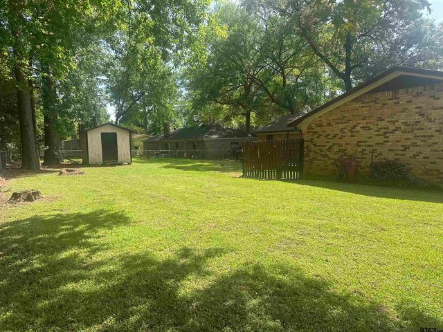 902 Pine Cove, Jacksonville, TX 75766