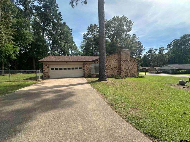 902 Pine Cove, Jacksonville, TX 75766