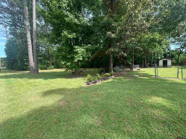 902 Pine Cove, Jacksonville, TX 75766