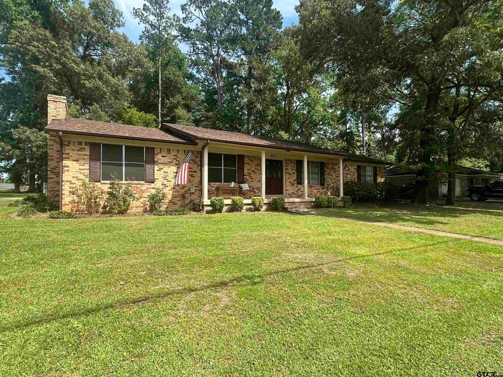 902 Pine Cove, Jacksonville, TX 75766