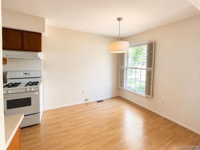2708 Glenbridge Court, Ann Arbor, MI 48104