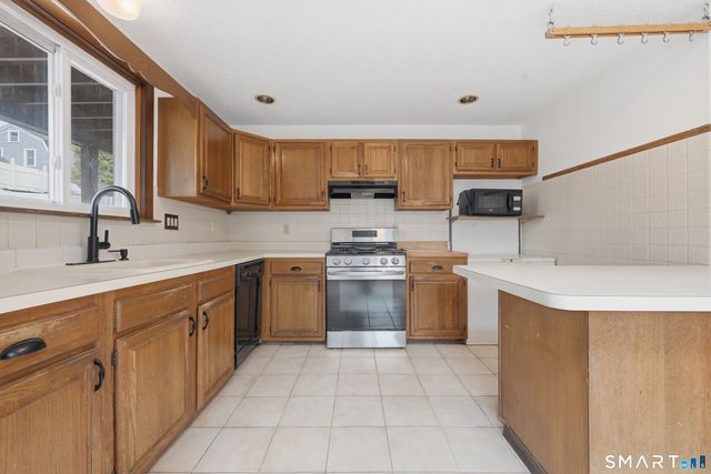 112 Howe Avenue, Shelton, CT 06484