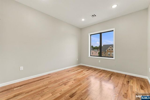 500 Davis Avenue, Harrison, NJ 07029