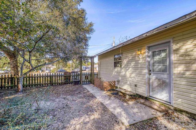 5313 Tulsa Ct, Gulf Breeze, FL 32563