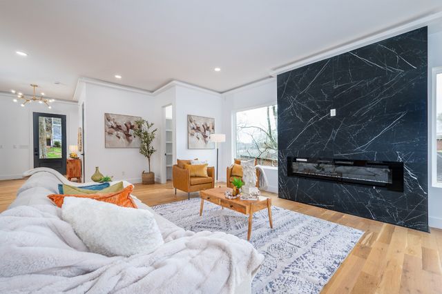 1001 Glenview Dr, Nashville, TN 37206