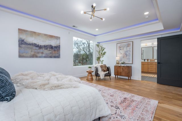 1001 Glenview Dr, Nashville, TN 37206