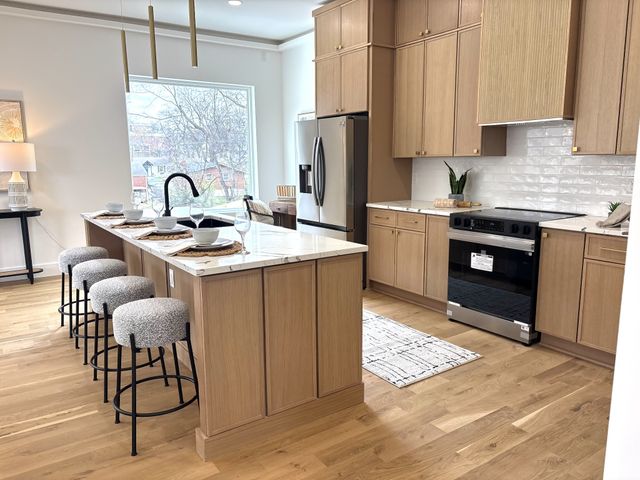 1001 Glenview Dr, Nashville, TN 37206